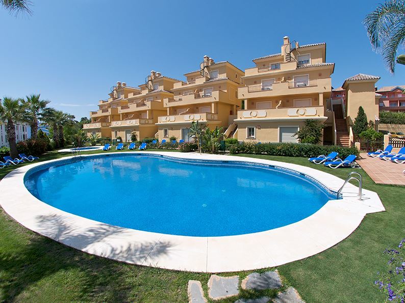 Apartamentos Vista Real Alcaidesa Εξωτερικό φωτογραφία